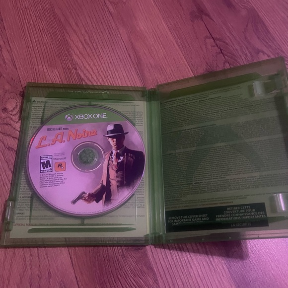 LA Noira Game for XBOX ONE Used Great Condition - Picture 2 of 2